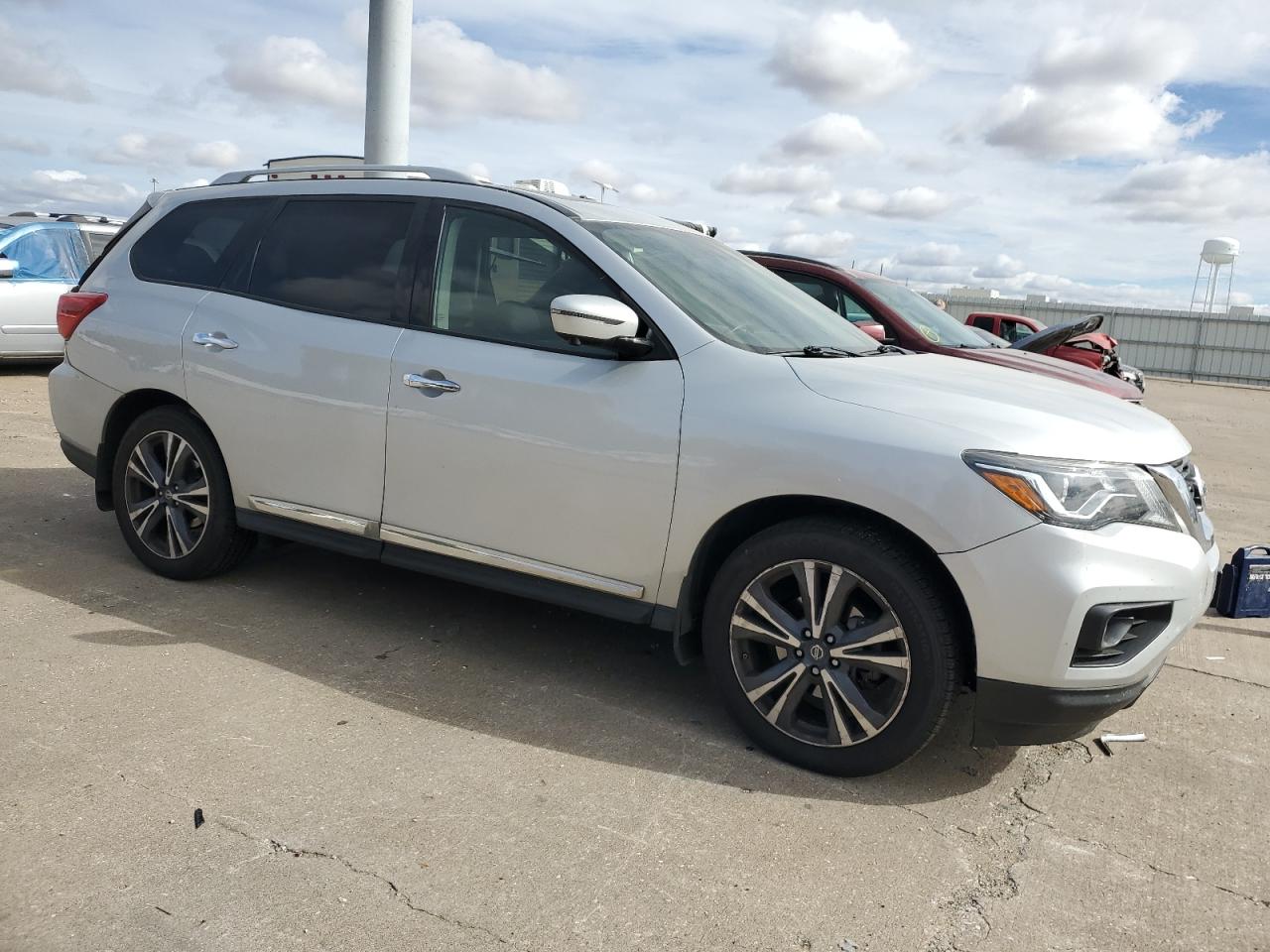 2019 Nissan Pathfinder - Image 4