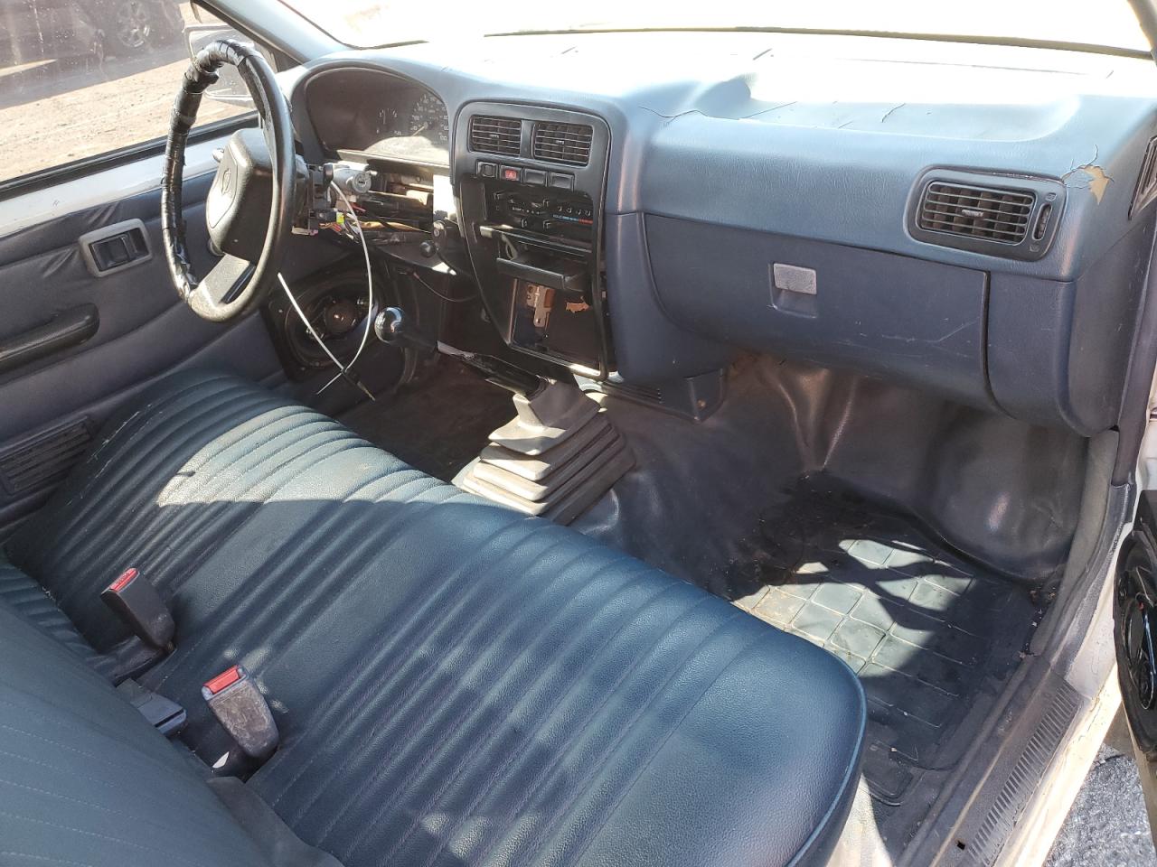 1995 Nissan Truck E/Xe VIN: 1N6SD11S0SC370933 Lot: 76744594