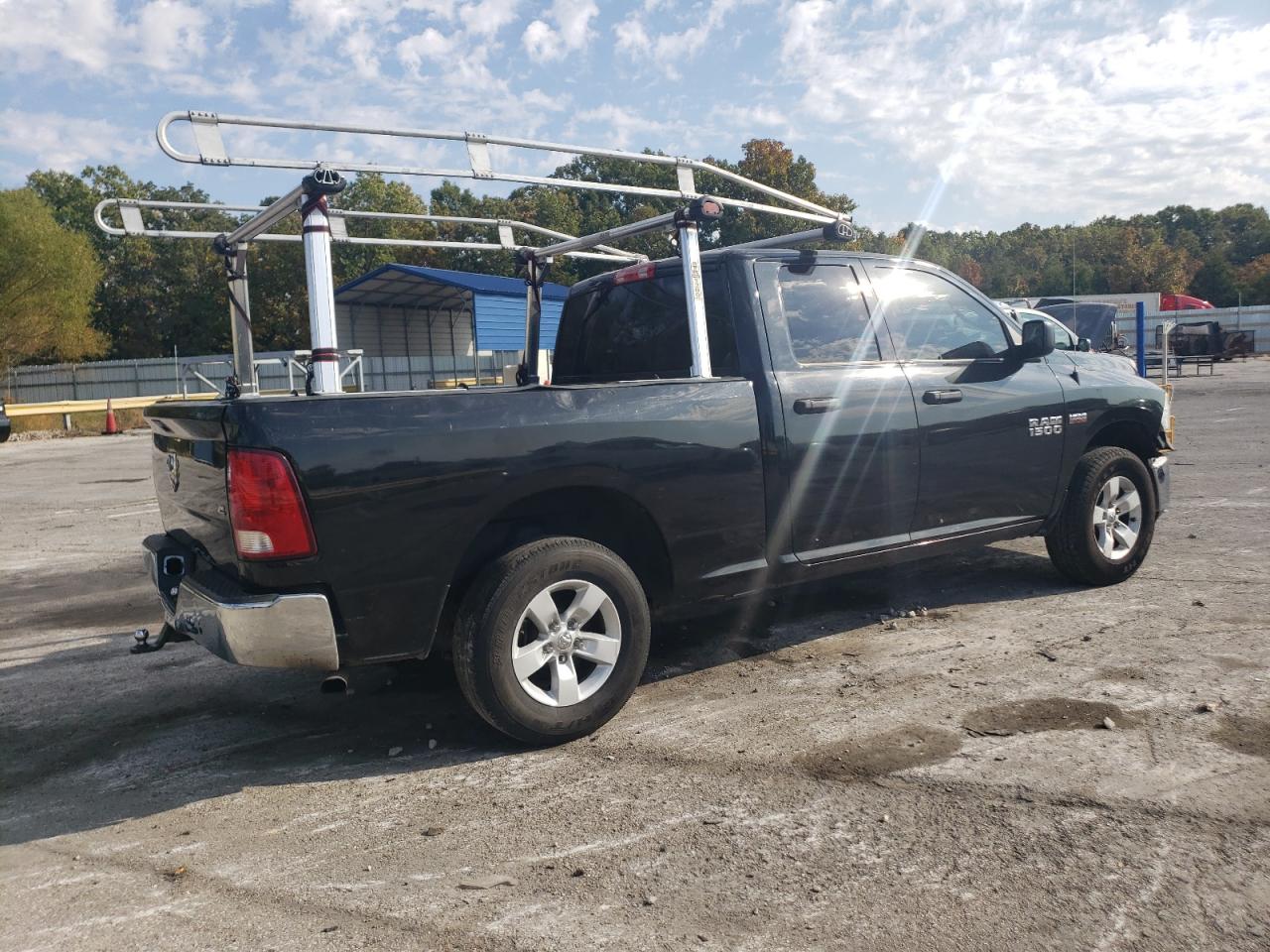 2017 RAM 1500 - Image 3