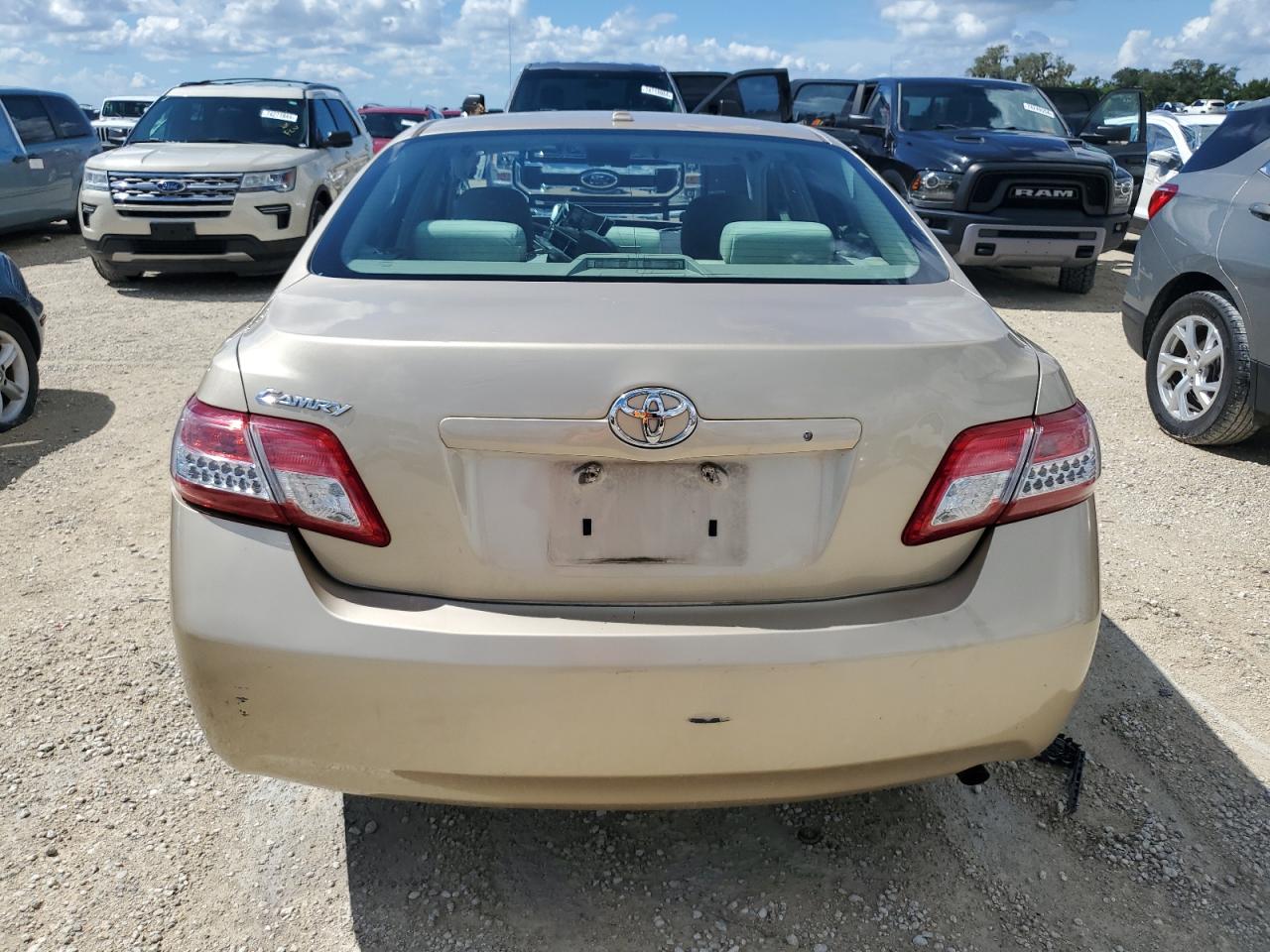 4T1BF3EK8BU682085 2011 Toyota Camry Base