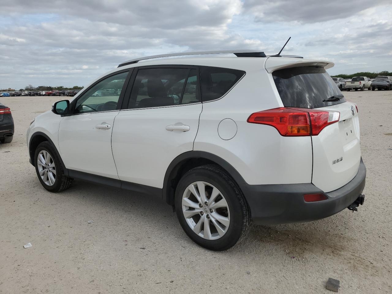 2014 Toyota RAV 4 - Image 2