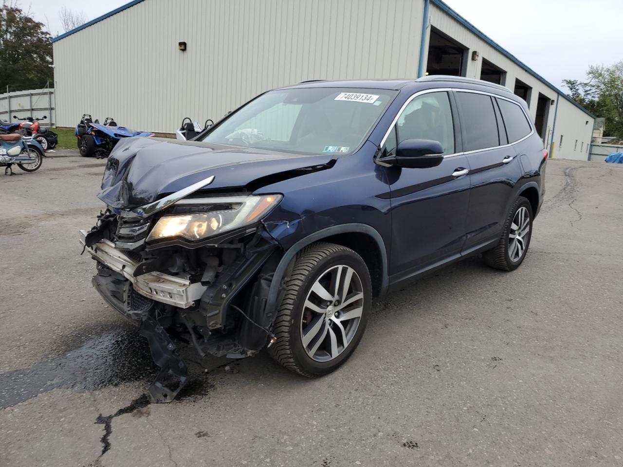 5FNYF6H95HB069237 2017 HONDA PILOT - Image 1