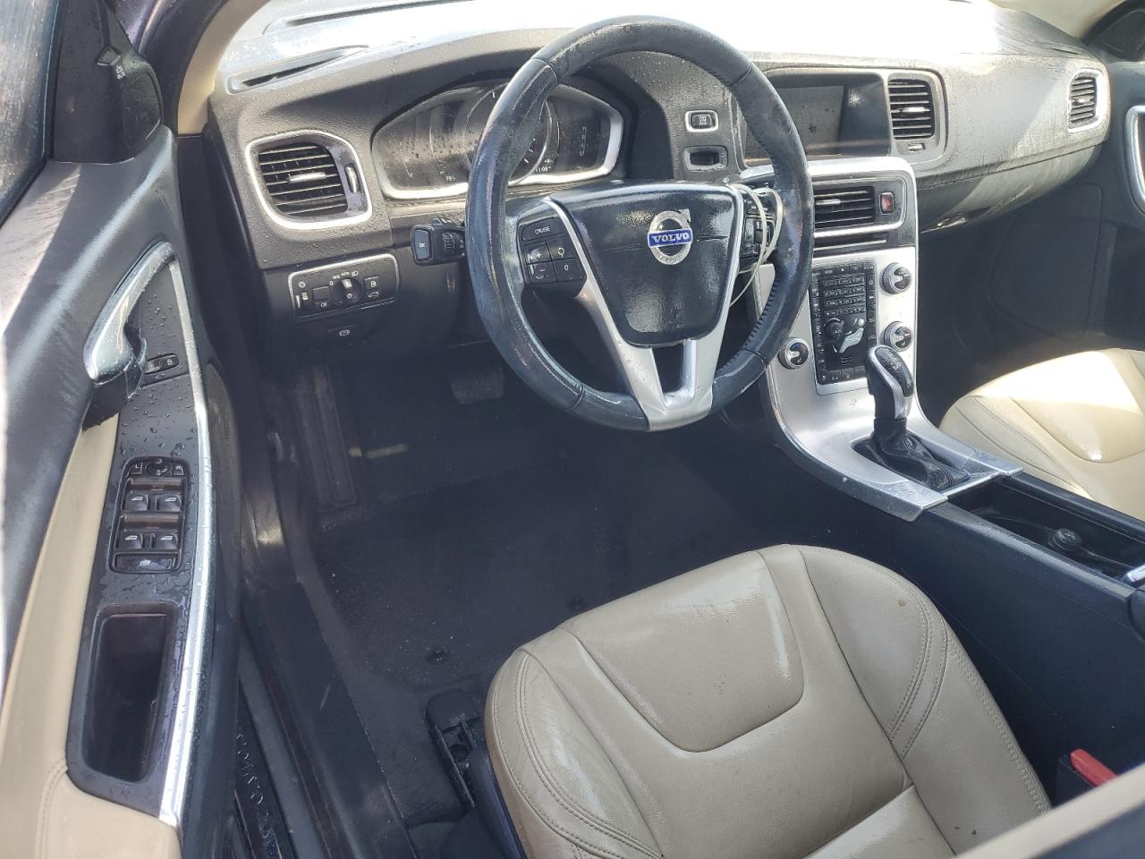 2017 Volvo S60 - Image 8