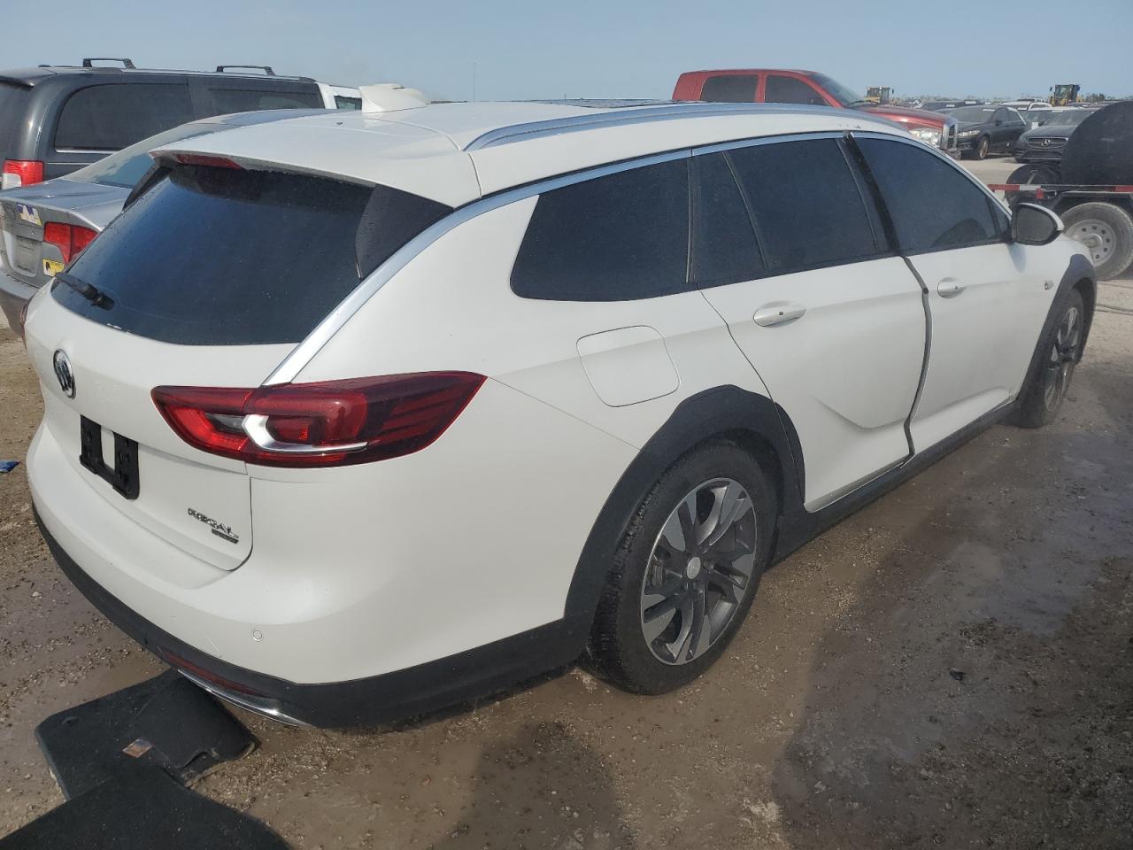 2019 Buick Regal - Image 3