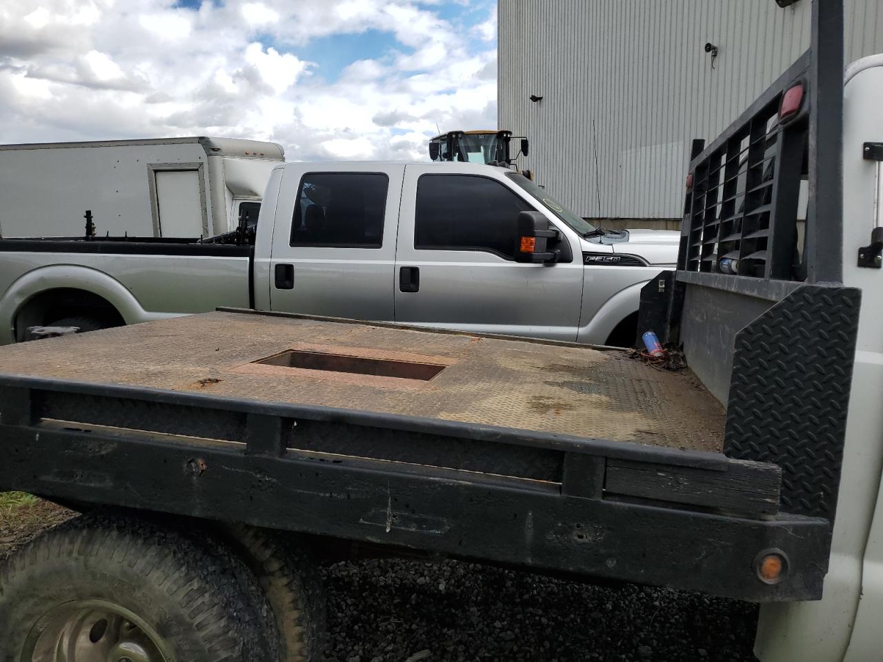 2000 Ford F350 Super Duty VIN: 1FDWF37F9YEA22416 Lot: 75594464