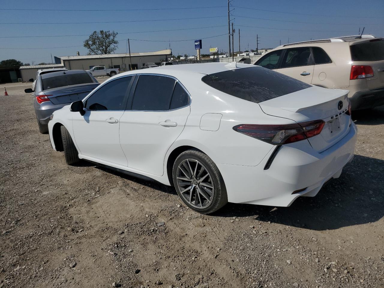 VIN 4T1G11AKXMU431523 2021 TOYOTA CAMRY no.2