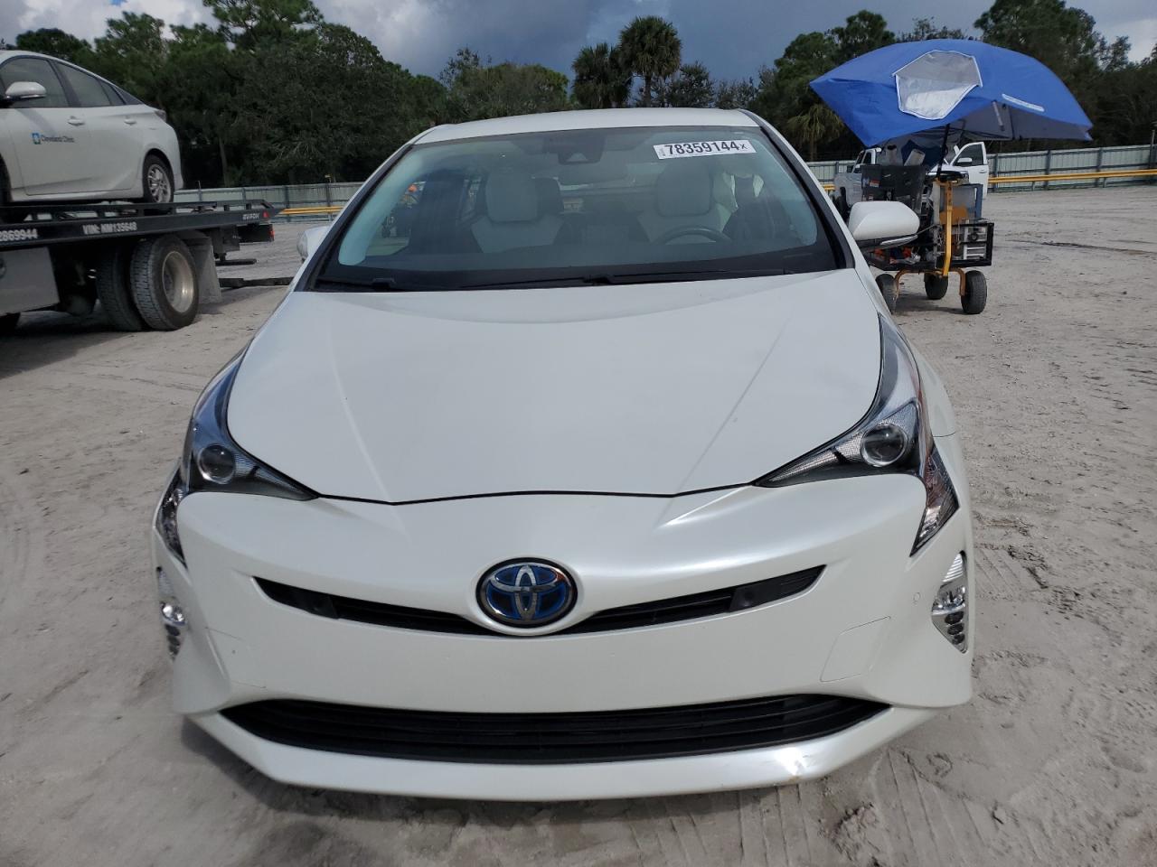 VIN JTDKARFU4H3053010 2017 TOYOTA PRIUS no.5