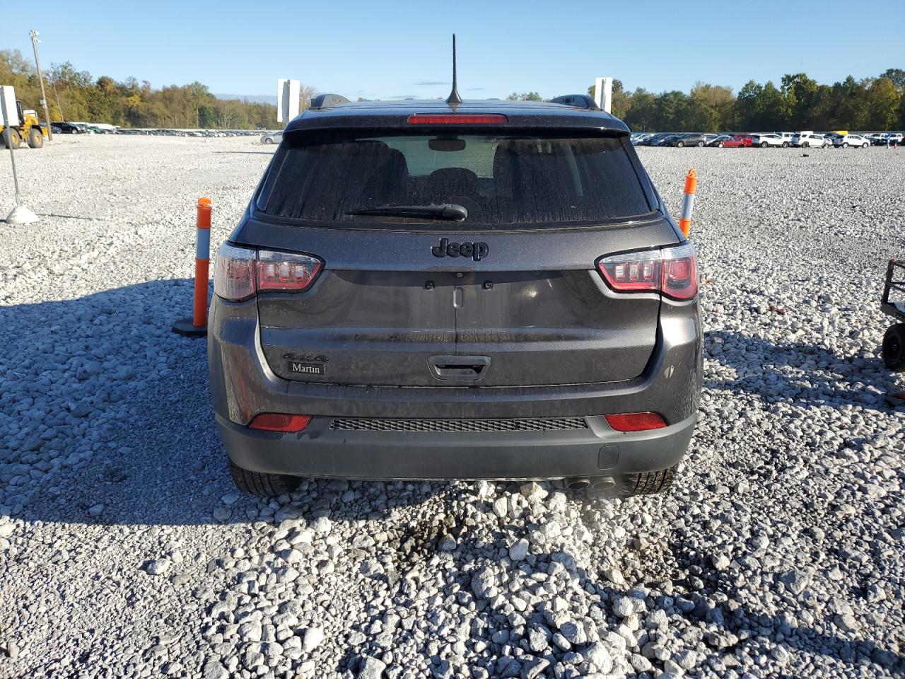 2018 Jeep Compass Latitude VIN: 3C4NJDBB2JT395067 Lot: 75403524