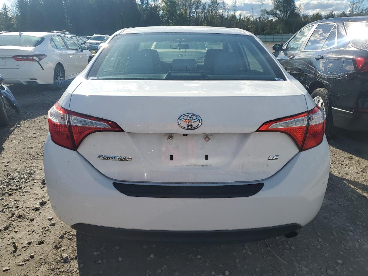 2015 Toyota Corolla L VIN: 2T1BURHE8FC318562 Lot: 74261074