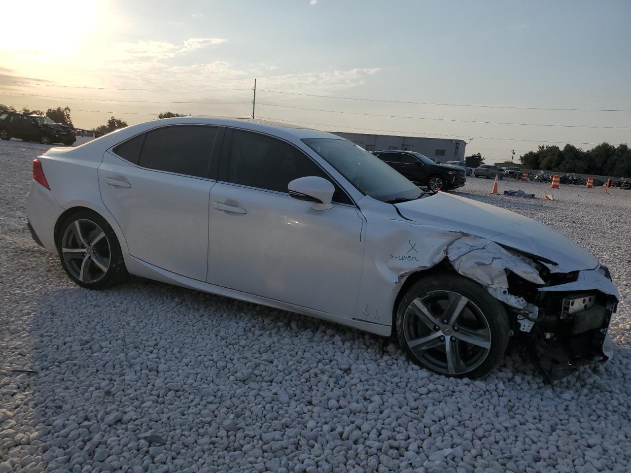 VIN JTHBA1D29K5092883 2019 LEXUS IS no.4