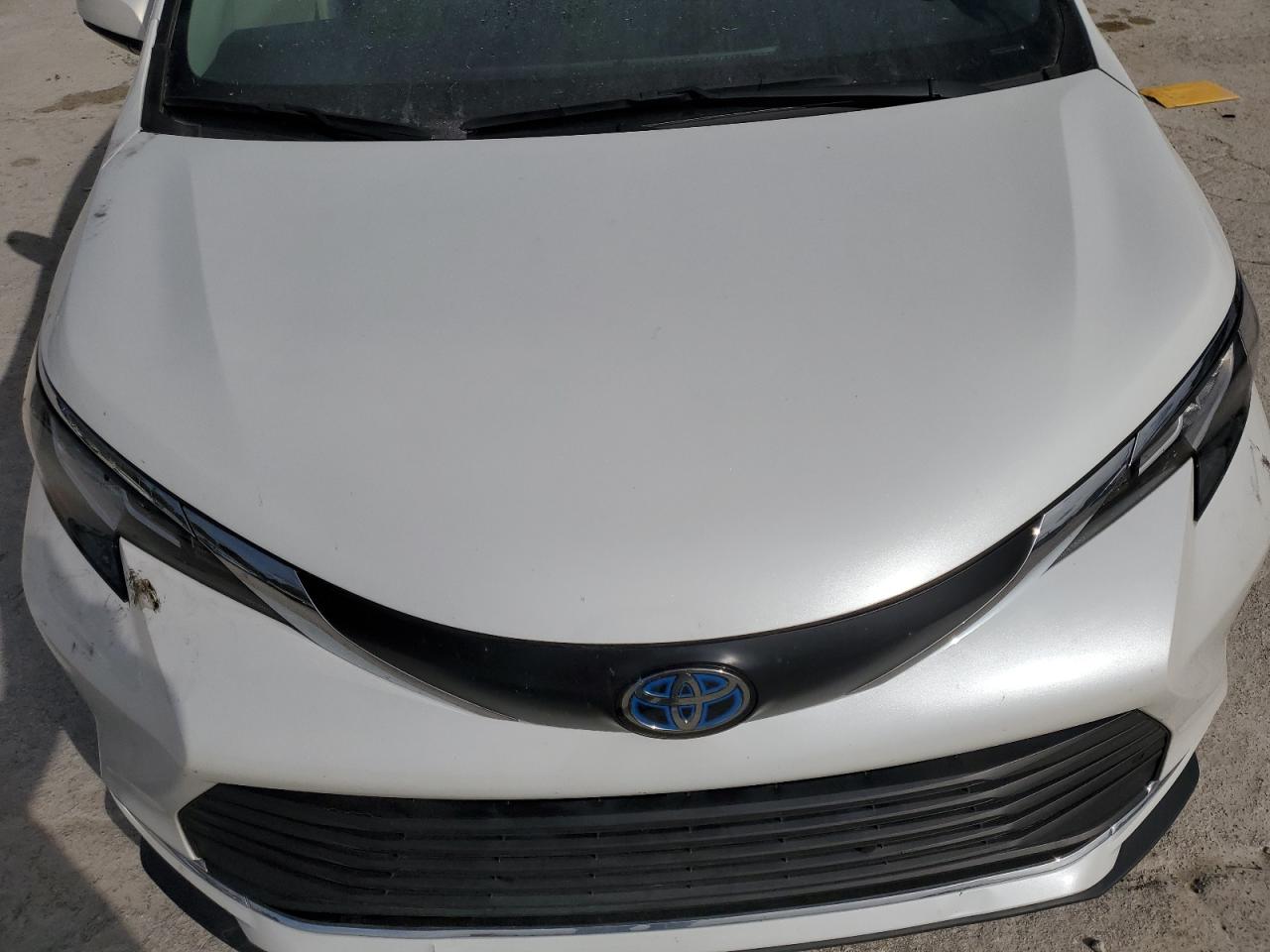 5TDYRKEC2NS134018 2022 Toyota Sienna Xle