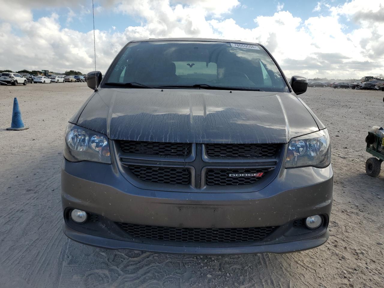 2016 Dodge Caravan - Image 5