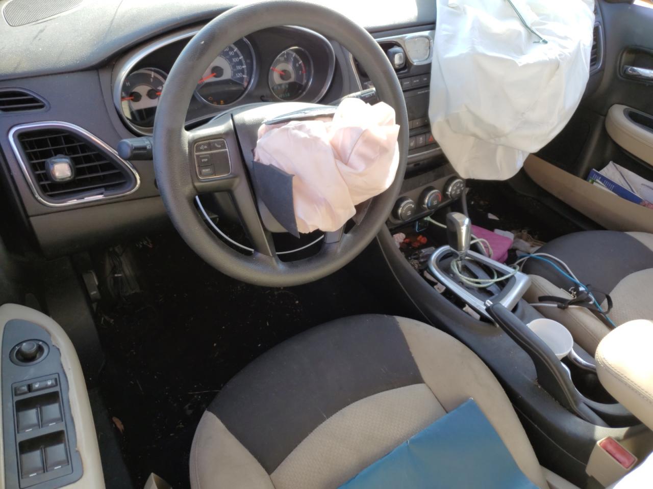2014 Chrysler 200 - Image 8