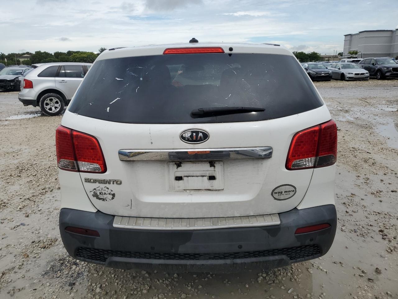 5XYKT3A18BG005825 2011 Kia Sorento Base