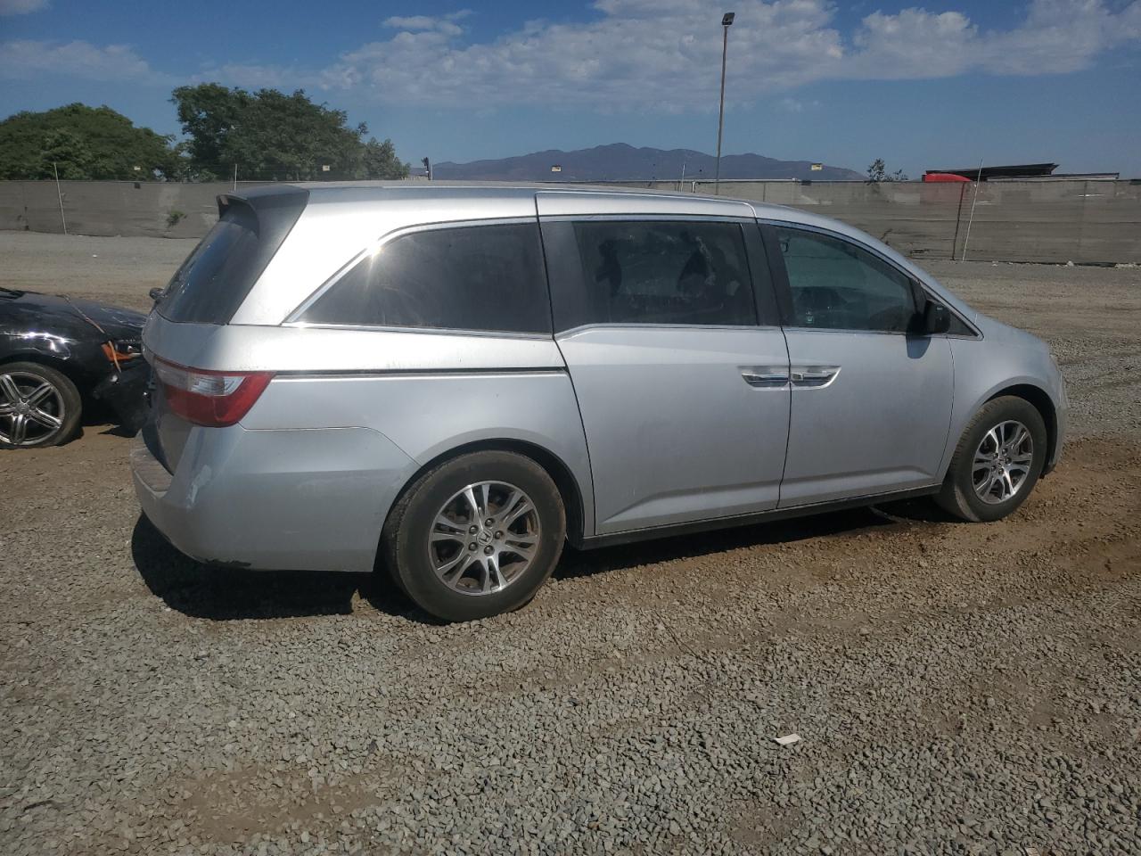2011 Honda Odyssey - Image 3