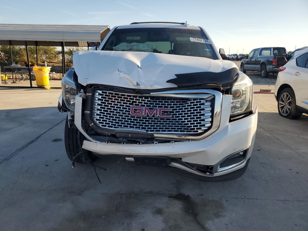 2017 GMC Yukon - Image 5
