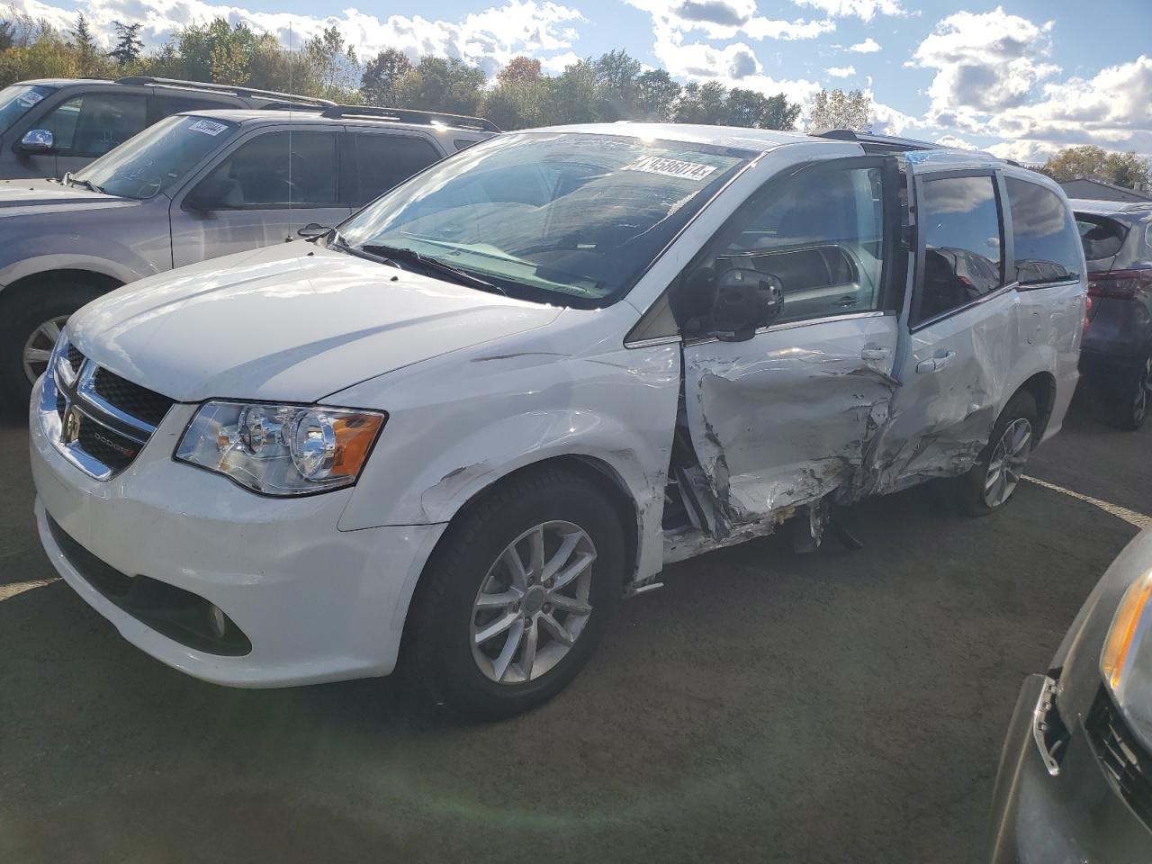 2019 Dodge Caravan - Image 1