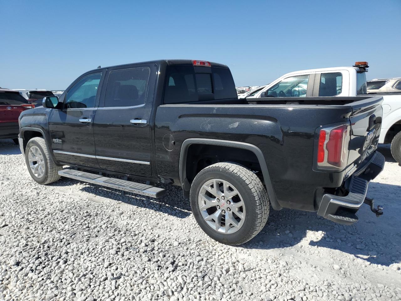 2018 GMC Sierra - Image 2