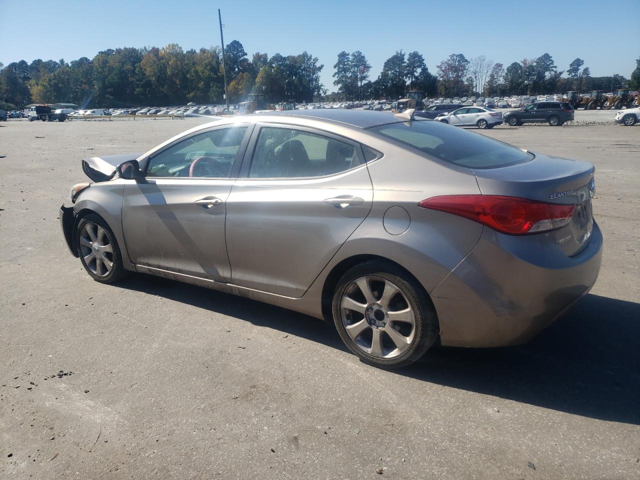 2012 Hyundai Elantra - Image 2