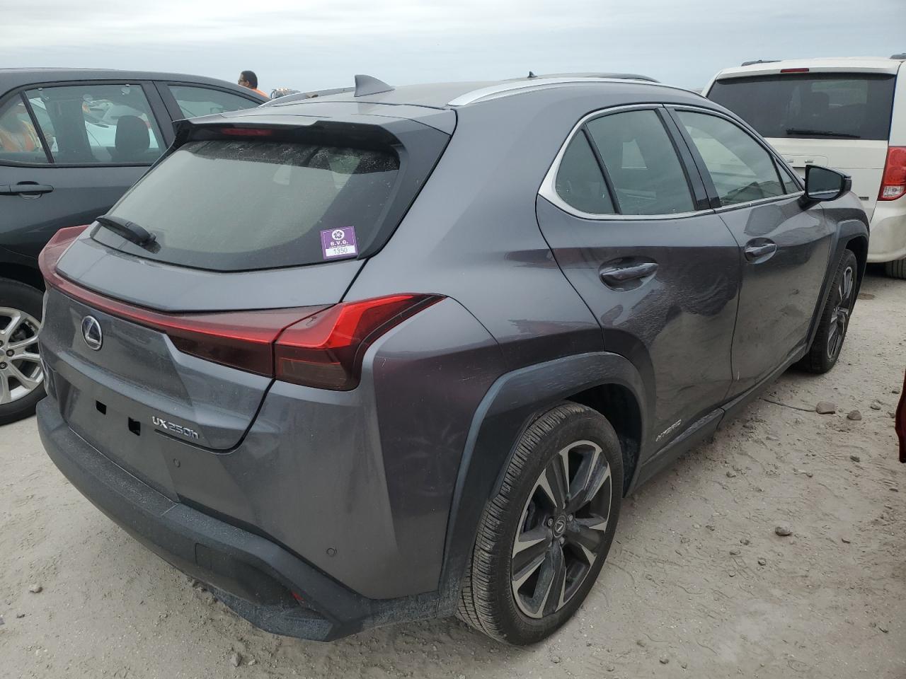 2020 Lexus UX - Image 3