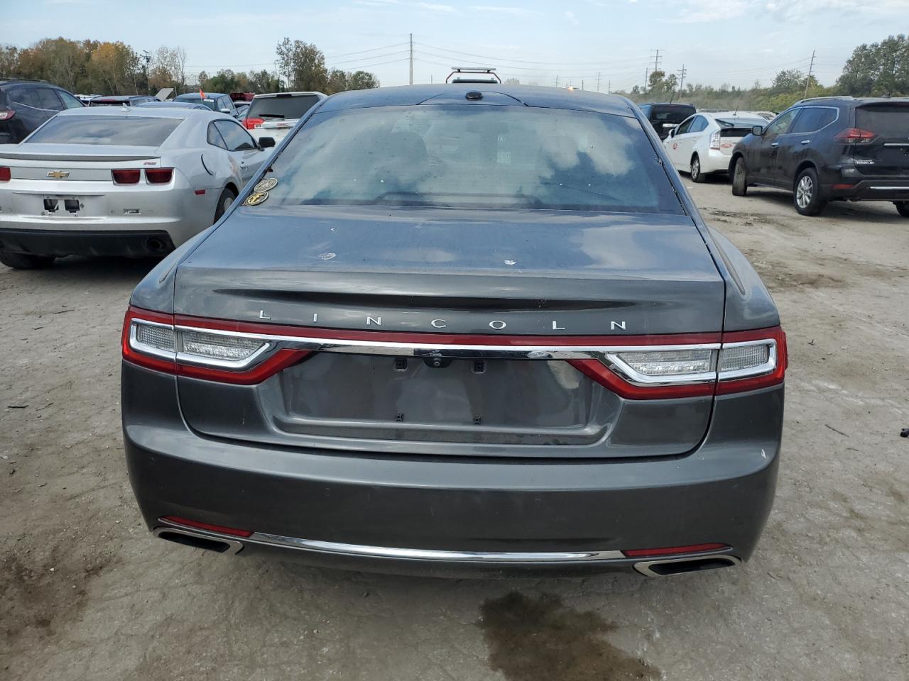 2017 Lincoln Continental - Image 6