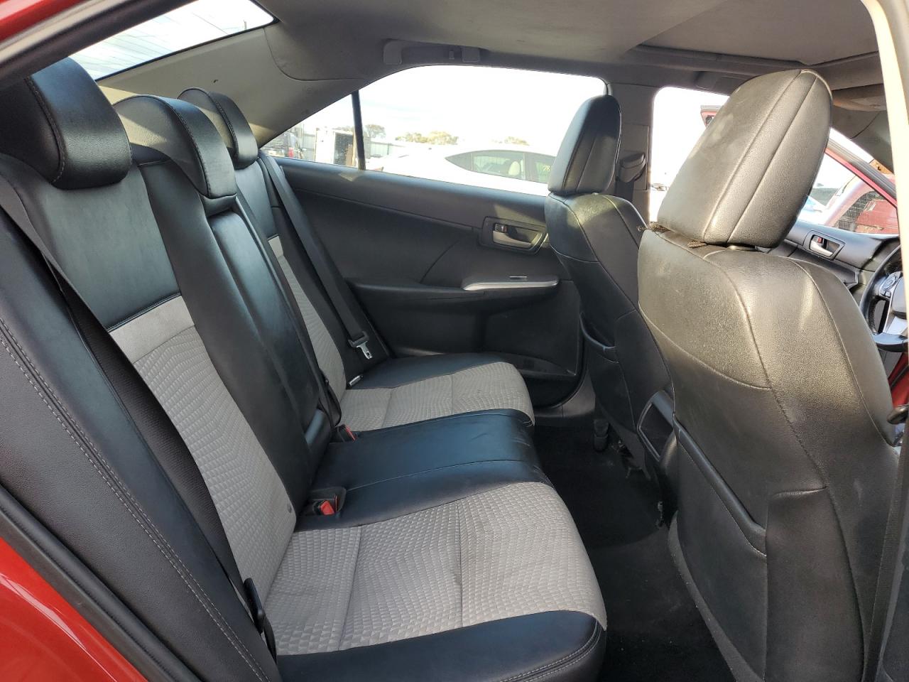 2012 Toyota Camry - Image 10