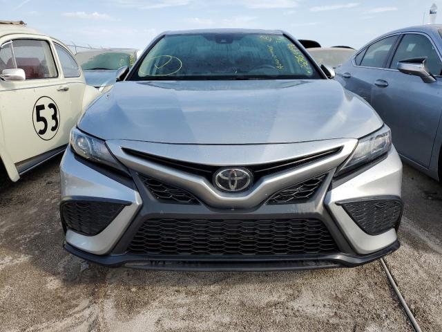  TOYOTA CAMRY 2023 Srebrny