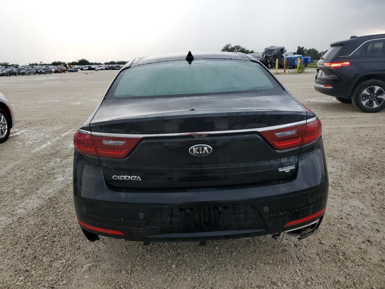 KNALC4J19H5092093 2017 Kia Cadenza Premium