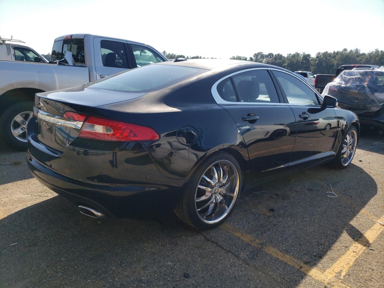 2009 Jaguar XF - Image 3