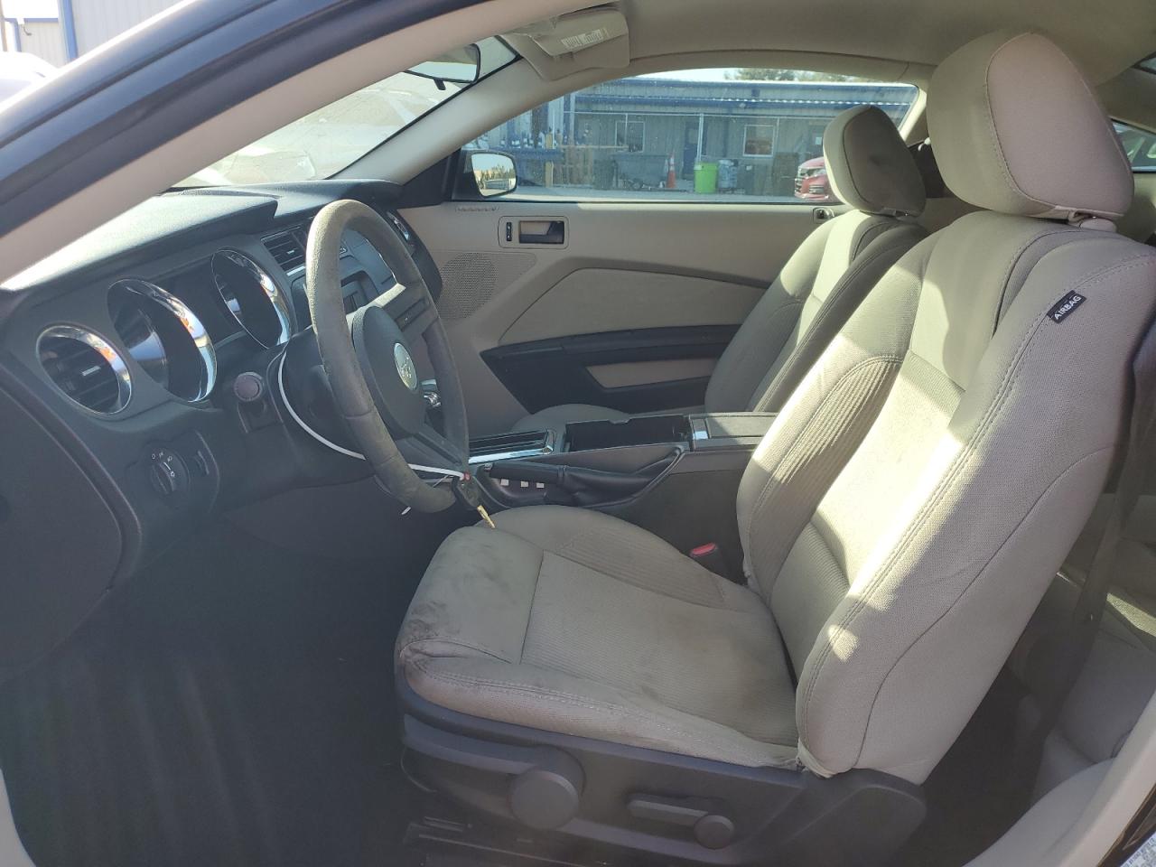 2010 Ford Mustang - Image 7