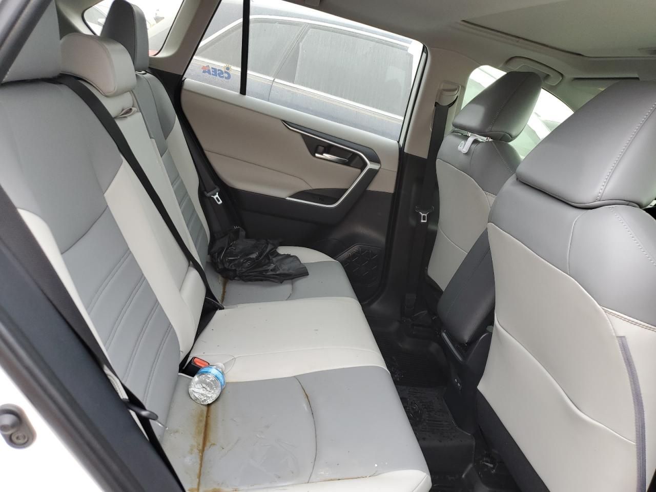 2022 Toyota RAV 4 - Image 10