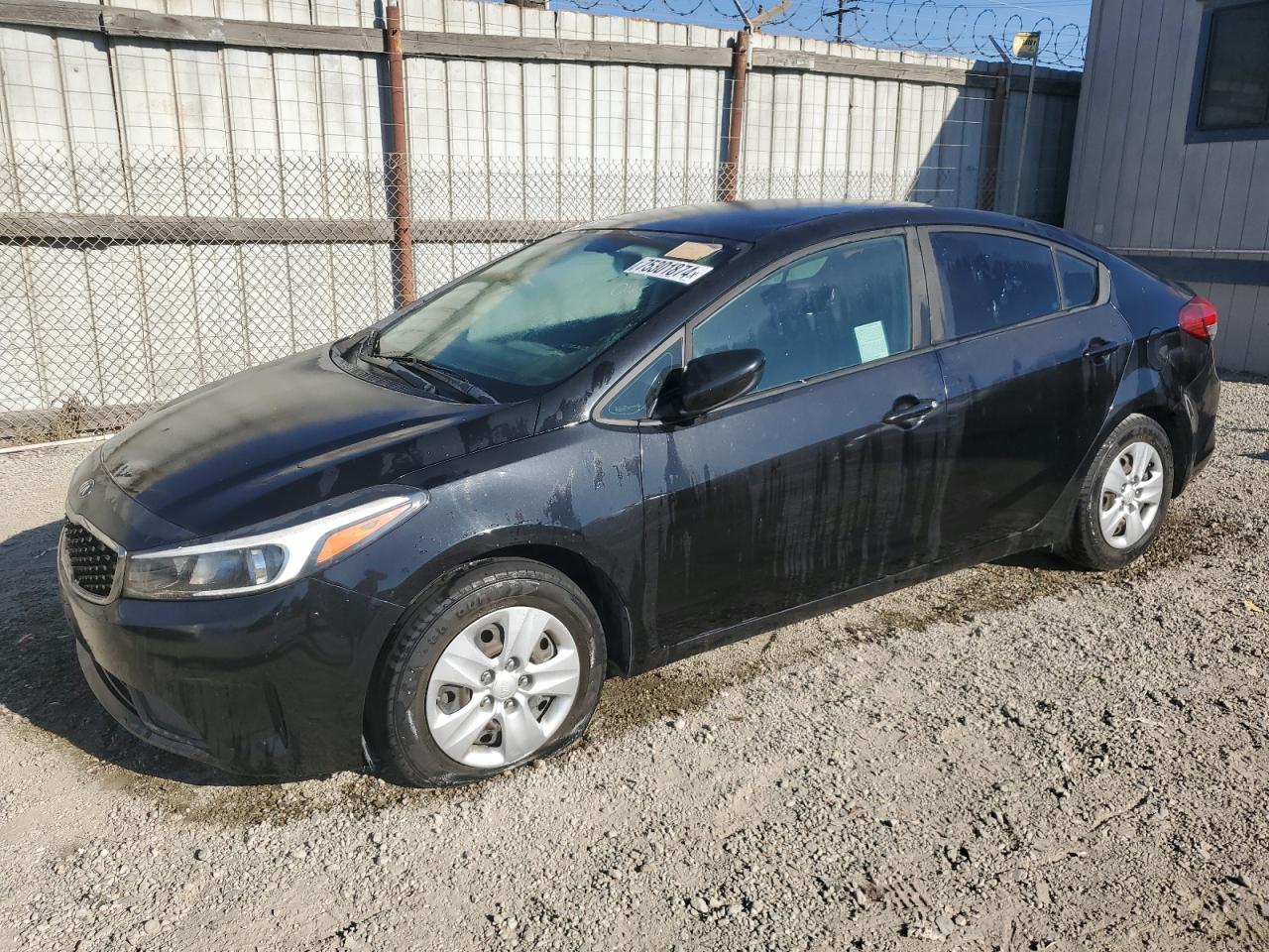 VIN 3KPFK4A7XJE251575 2018 KIA FORTE no.1