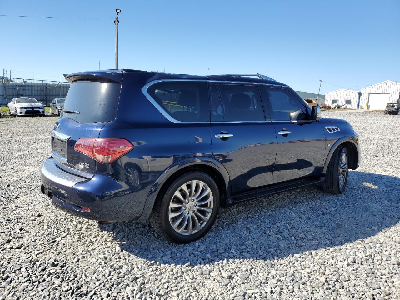 2017 Infiniti QX80 - Image 3