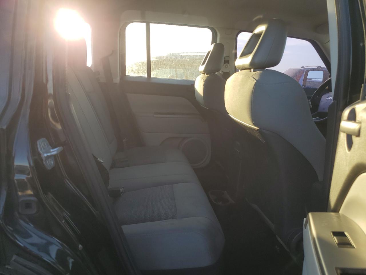 2007 Jeep Liberty (Patriot) - Image 11