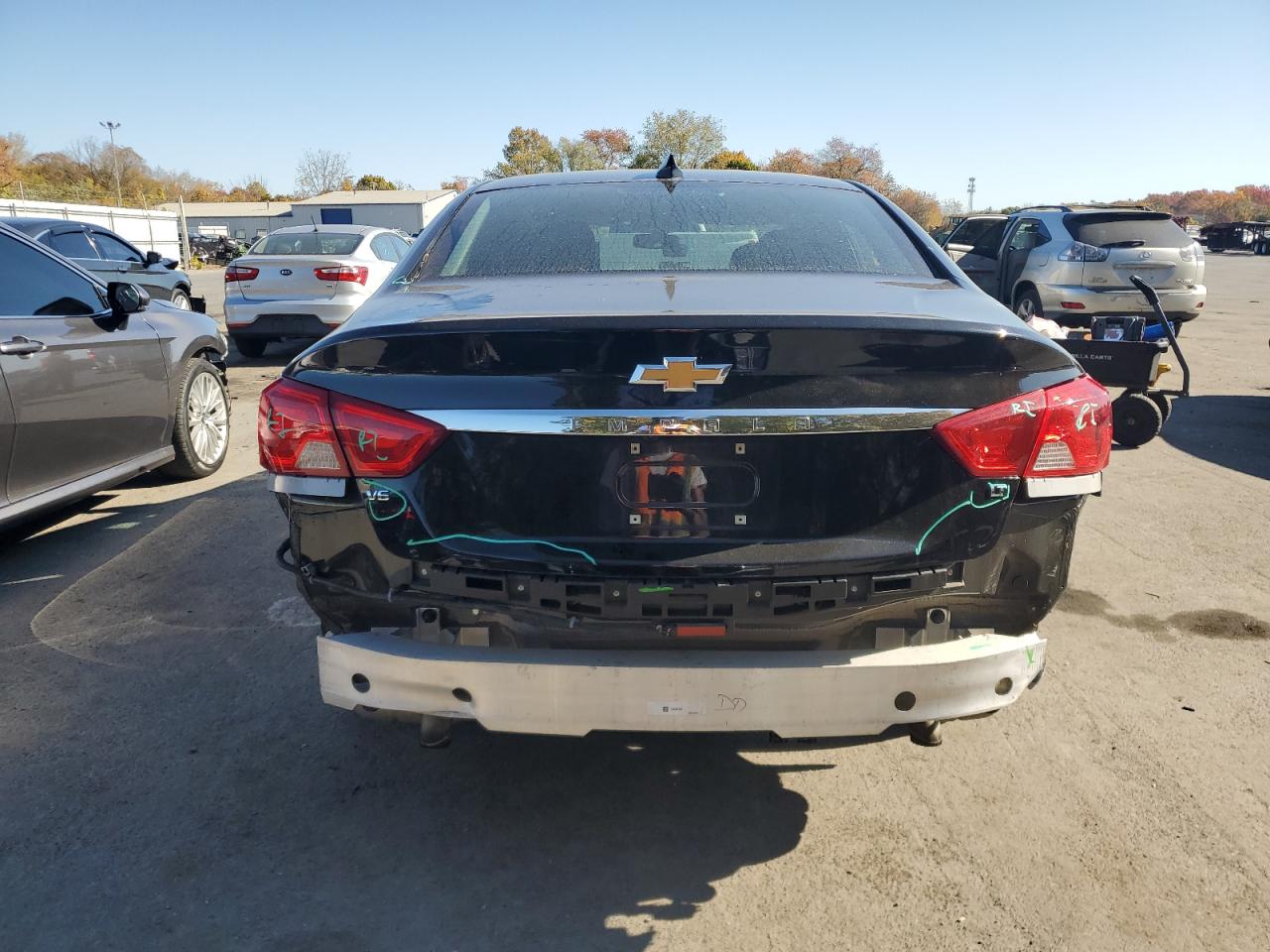 2018 Chevrolet Impala Lt VIN: 1G1105S32JU121639 Lot: 77033474