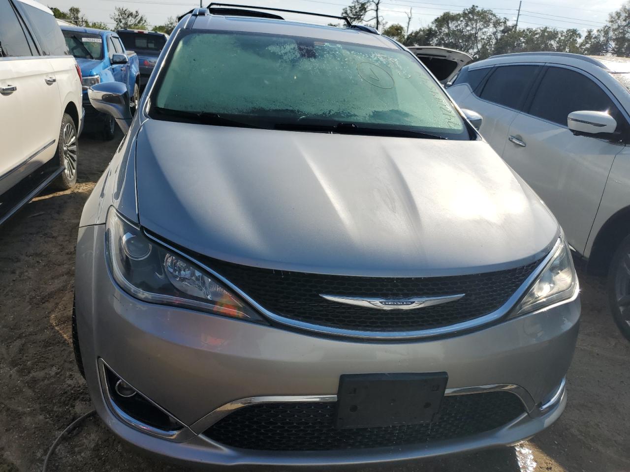 2020 Chrysler Pacifica - Image 5
