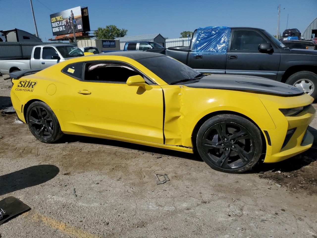 2018 Chevrolet Camaro - Image 4