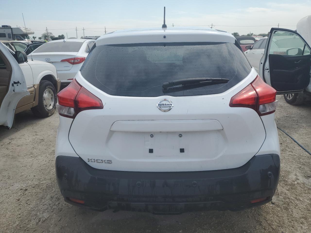 2020 Nissan Kicks S VIN: 3N1CP5BVXLL540044 Lot: 75949704