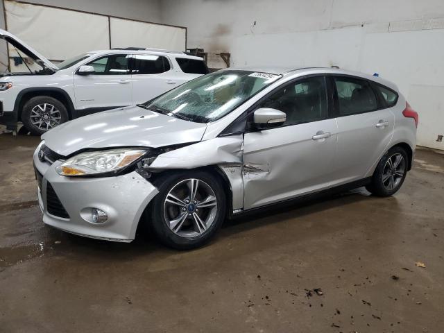 Hatchbacks FORD FOCUS 2014 Silver