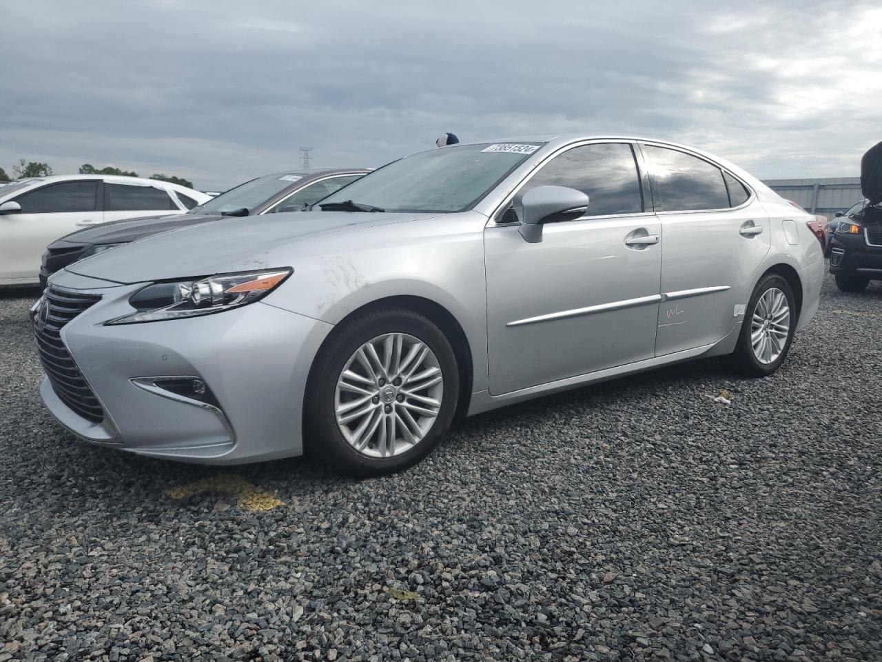 2016 Lexus ES - Image 1