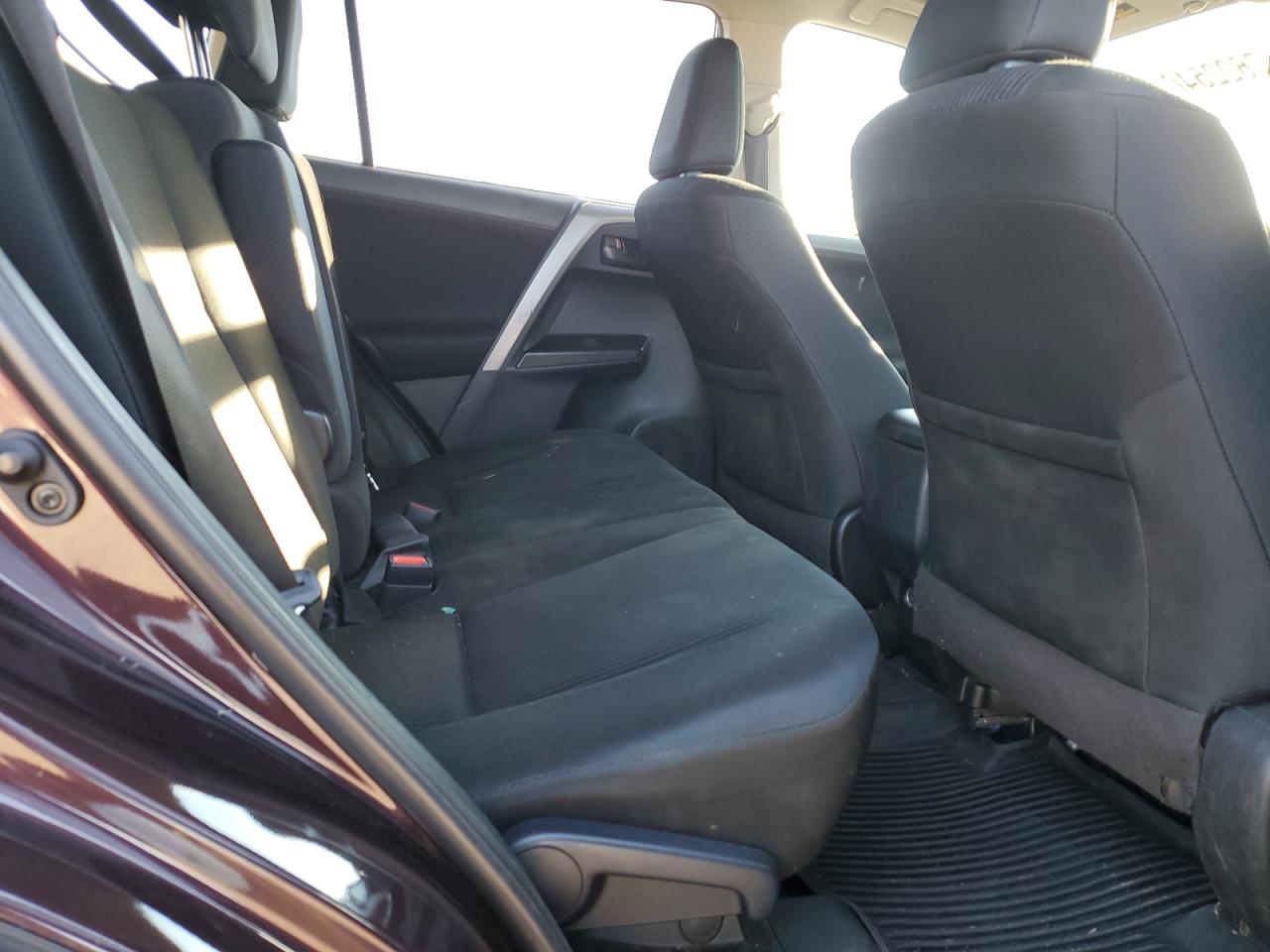 2018 Toyota RAV 4 - Image 11