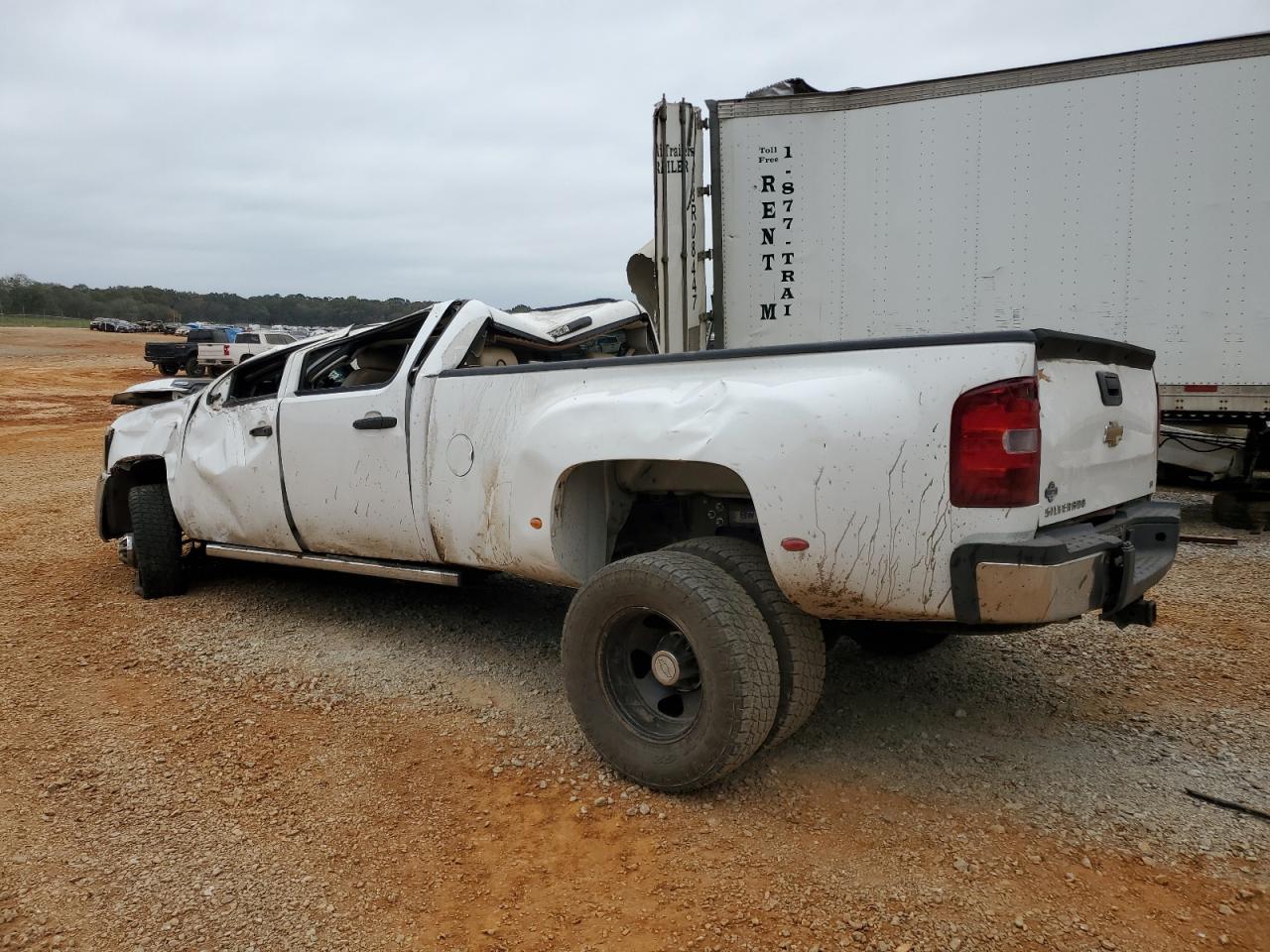 2008 Chevrolet Silverado - Image 2