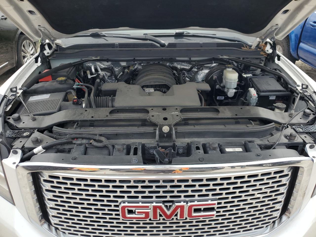 1GKS1HKJ5HR295036 2017 GMC Yukon Xl Denali