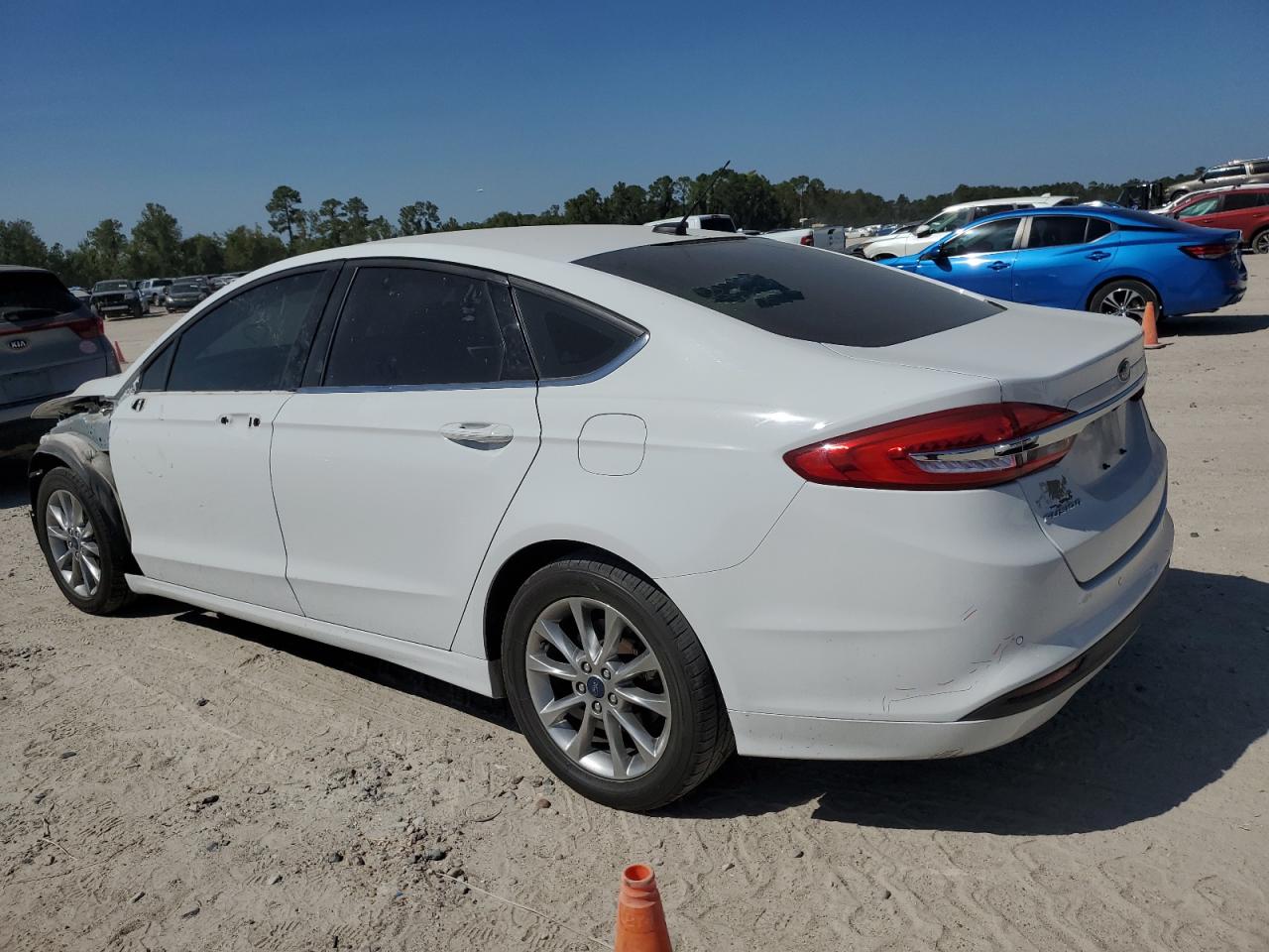 VIN 3FA6P0H72HR413448 2017 FORD FUSION no.2