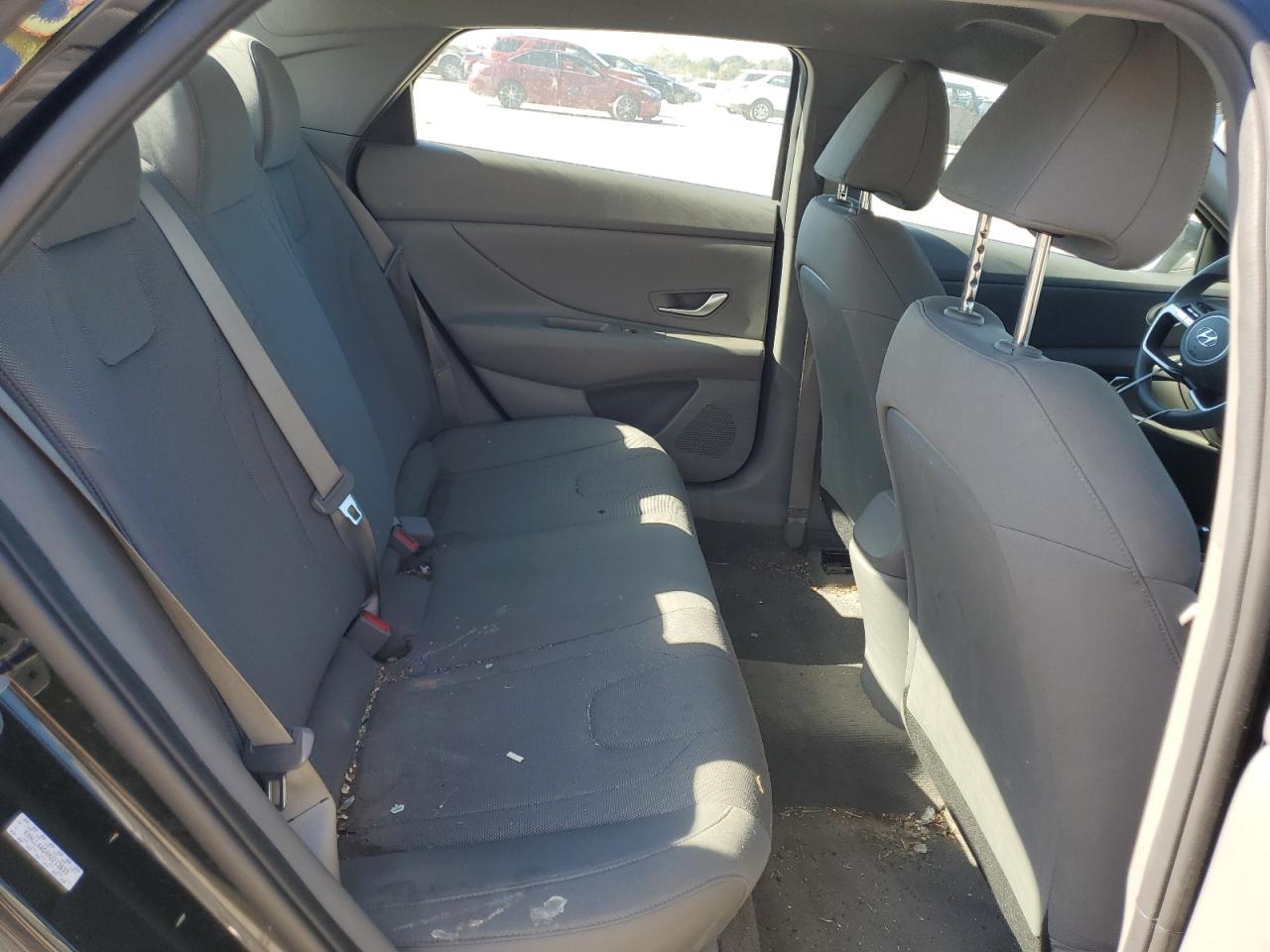 2021 Hyundai Elantra - Image 11