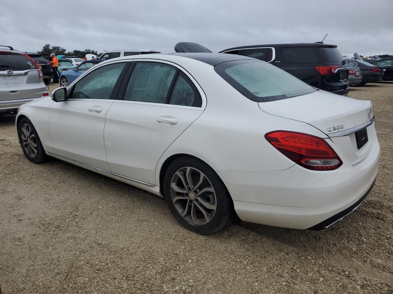 VIN 55SWF4JBXGU122035 2016 MERCEDES-BENZ C-CLASS no.2