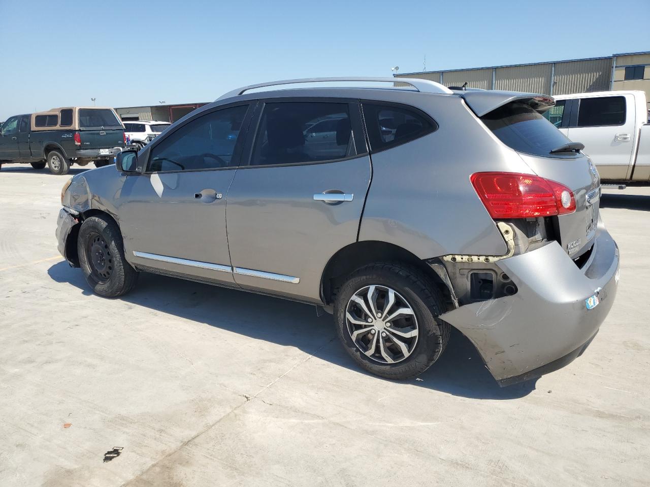 JN8AS5MT5FW155878 2015 NISSAN ROGUE - Image 2