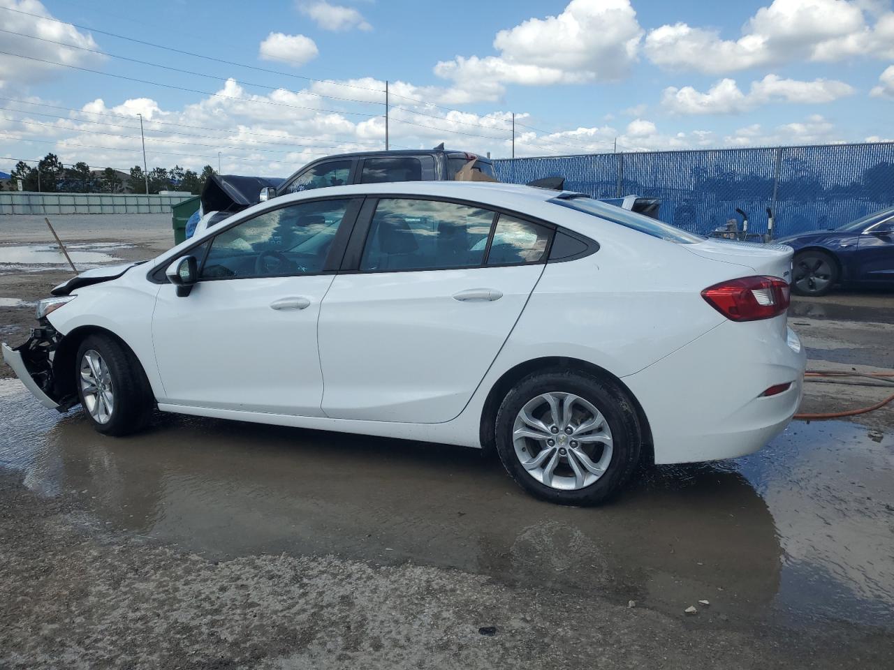 2019 Chevrolet Cruze Ls VIN: 1G1BC5SM2K7120897 Lot: 78475984