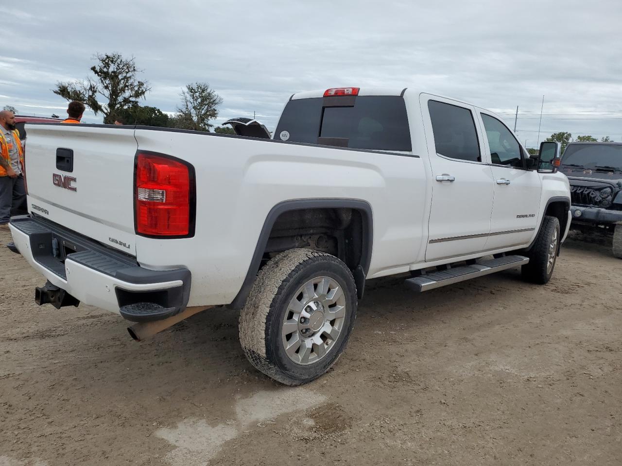 2015 GMC Sierra K2500 Denali VIN: 1GT120EG0FF652773 Lot: 74937744