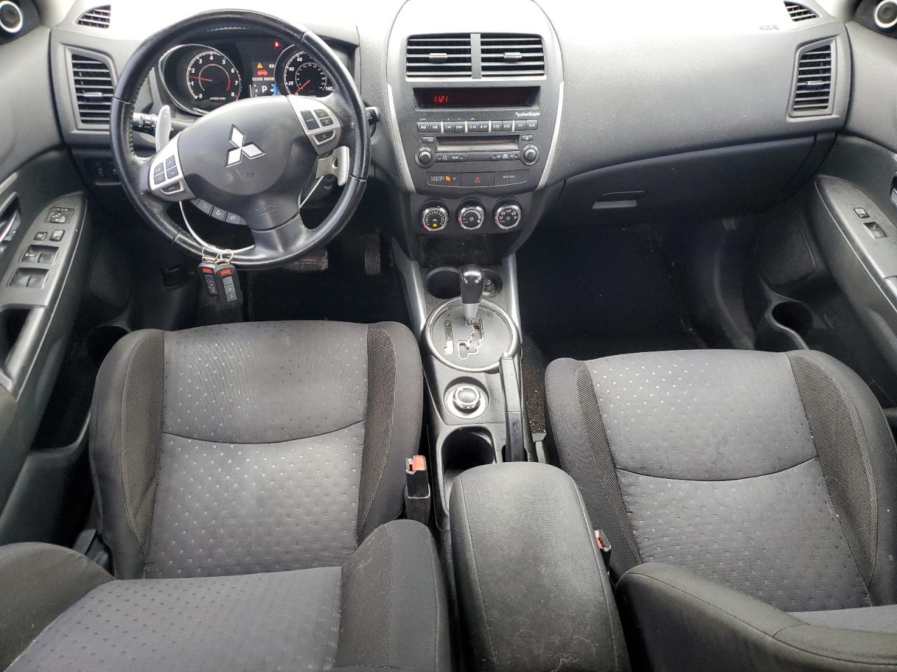 2012 Mitsubishi Outlander - Image 8